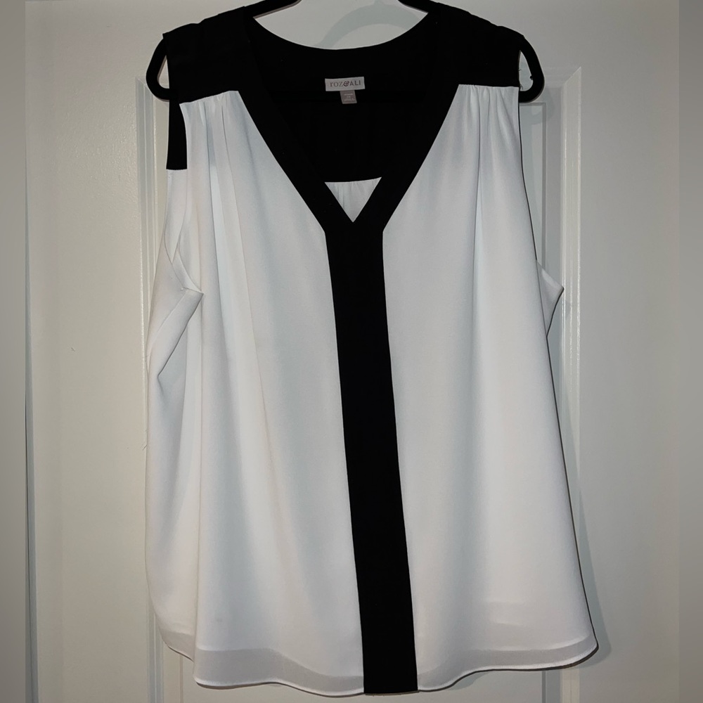 Roz&Ali plus size 3x off white / black sleeveless blouse